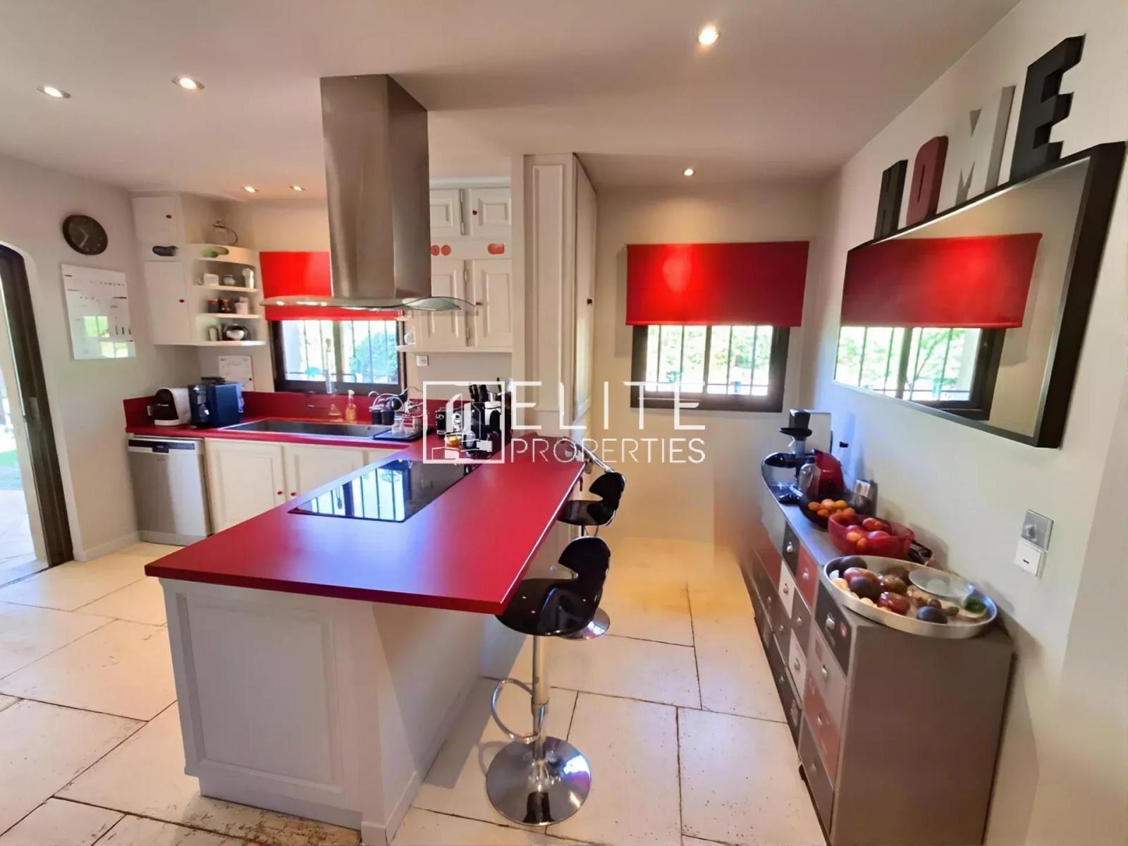 Mouans-Sartoux - Propriété familiale discrète - Le charme au naturel