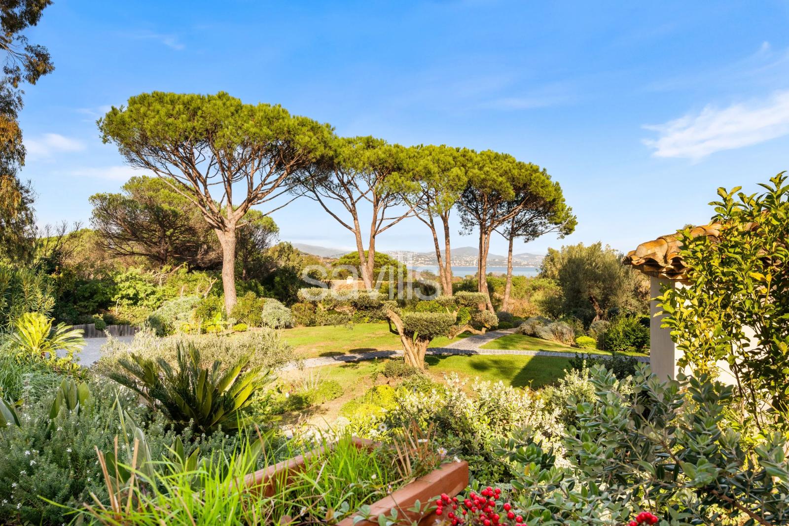 Propriété d’ exception entièrement rénovée proche des plages