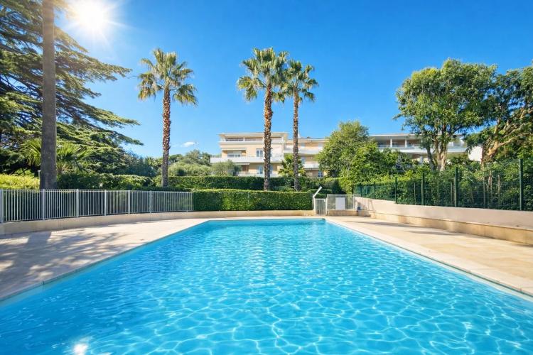 Cannes – Quartier Oxford | Spacieux T4 avec vaste terrasse, jardin & garage