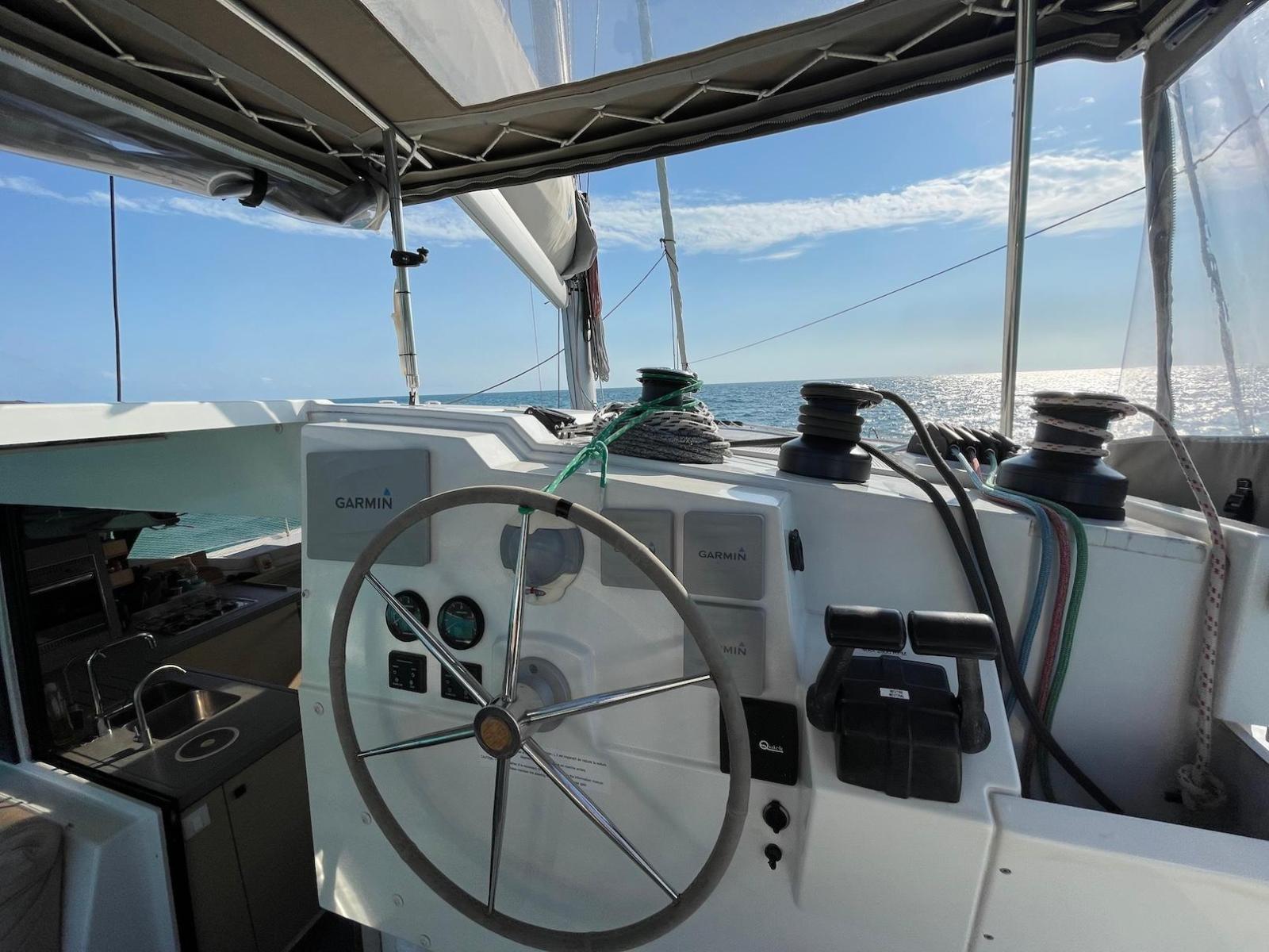 63a92_8d24e_2016-fountaine-pajot-lucia-40-sail-9423220-20241008074935511-1_xlarge.jpg