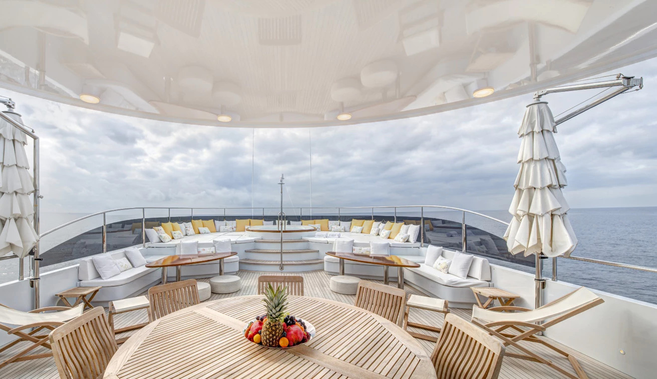 235cd_xfexf_baron_trenck_barcelona_yachting_-_5.jpg