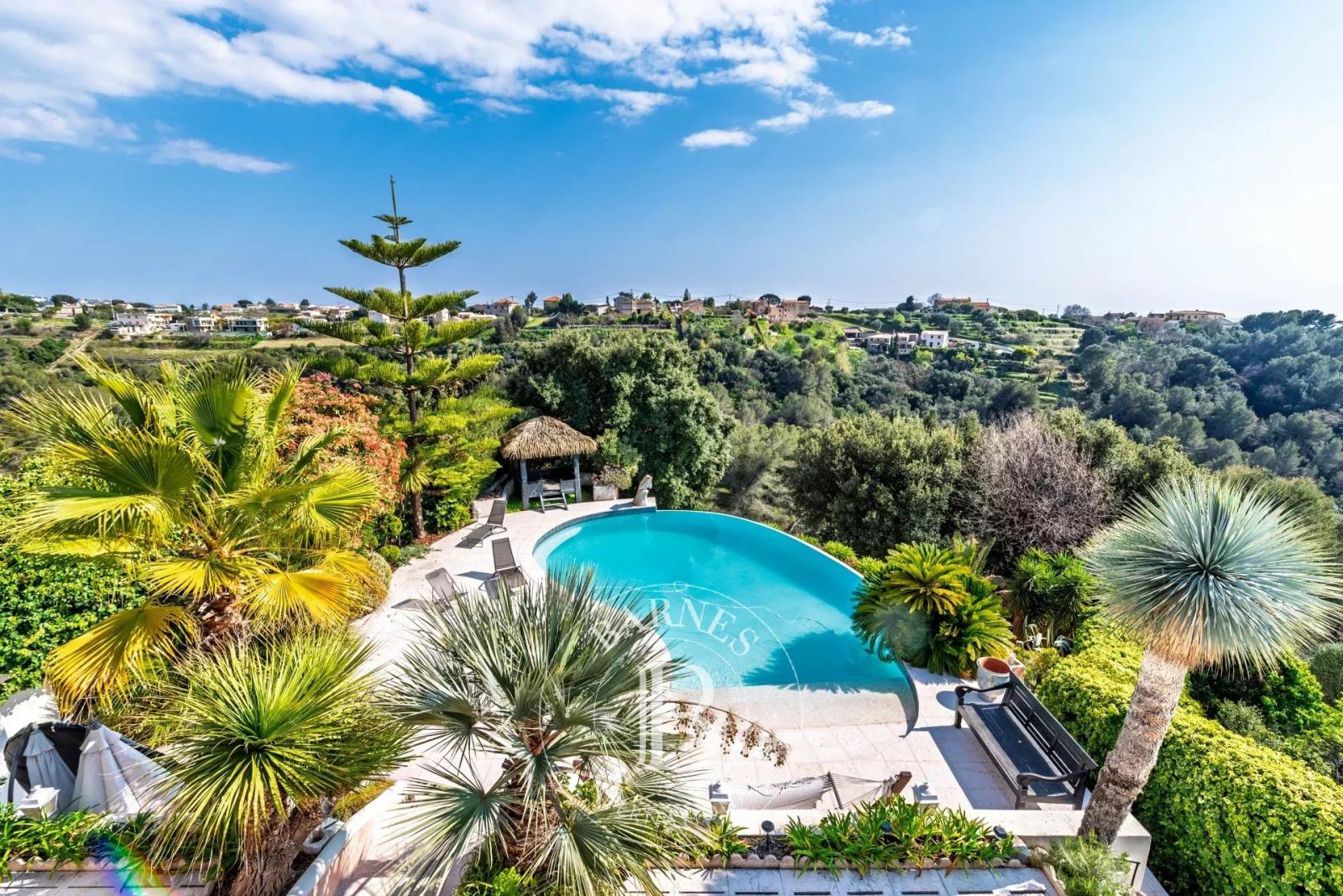 CAGNES-SUR-MER – PROPRIÉTÉ D’EXCEPTION EN POSITION DOMINANTE – VUE PANORAMIQUE MER