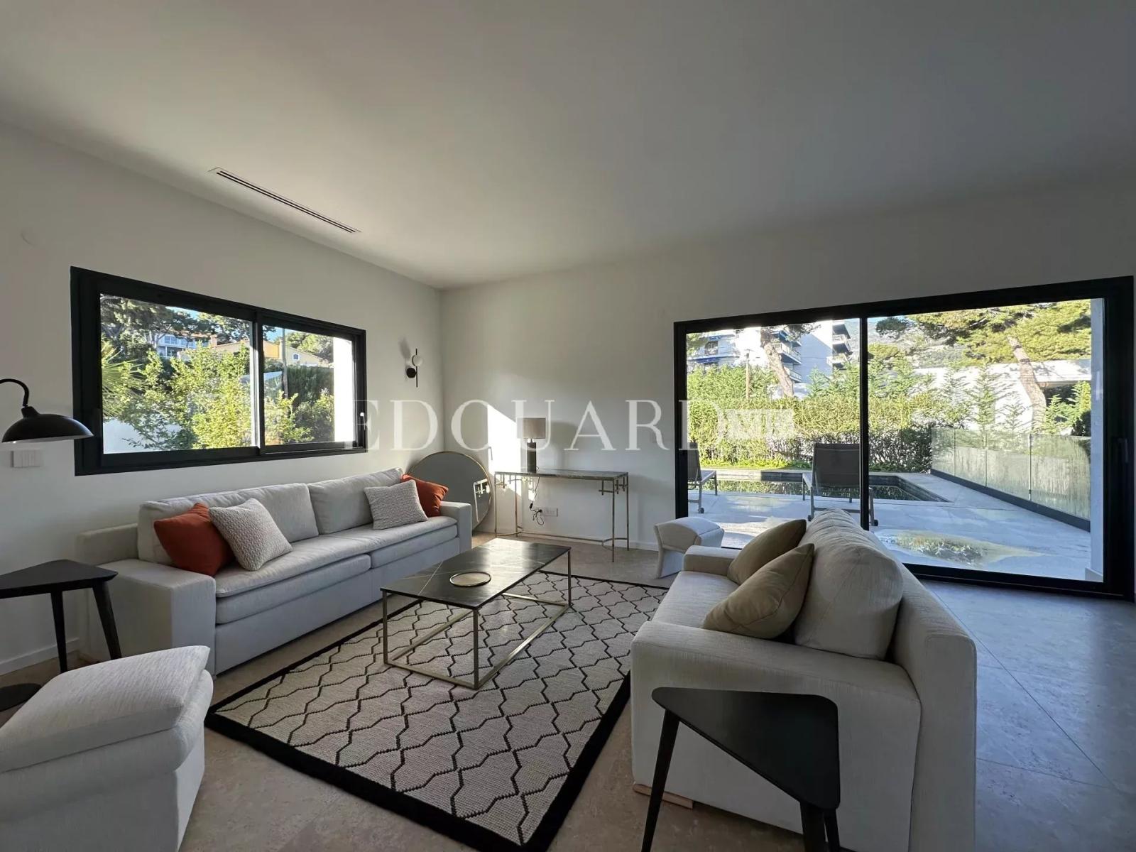 Magnifique villa neuve à vendre, idéalement située au cœur du quartier exclusif du Plateau de Cap