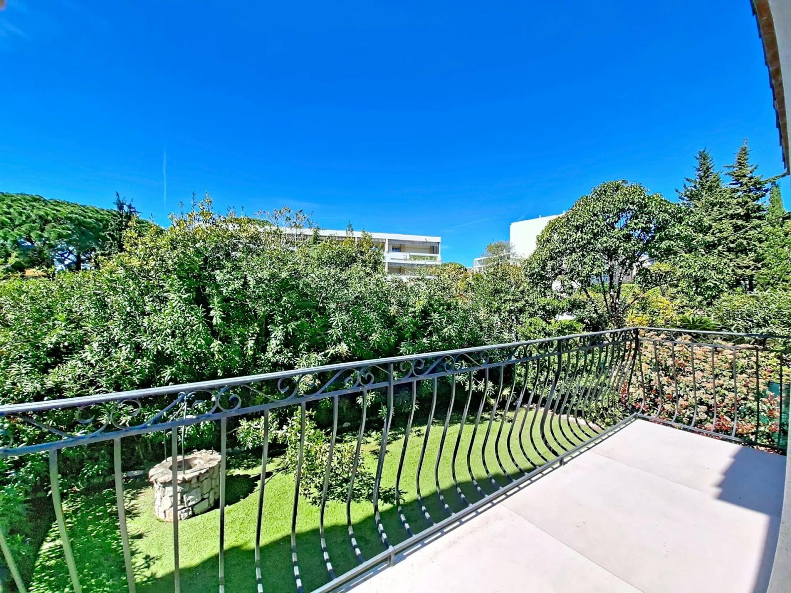 VENTE SUPERBE VILLA RENOVEE - CANNES TASSIGNY