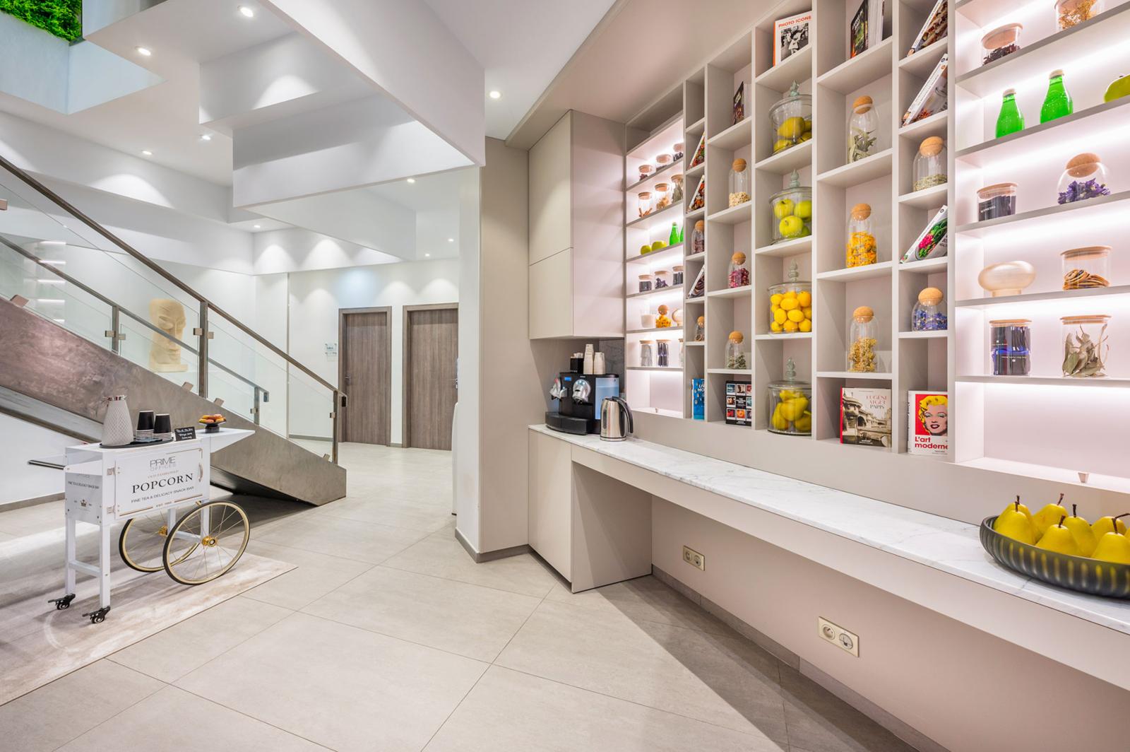 JARDIN EXOTIQUE: bureau de 13m2 en location