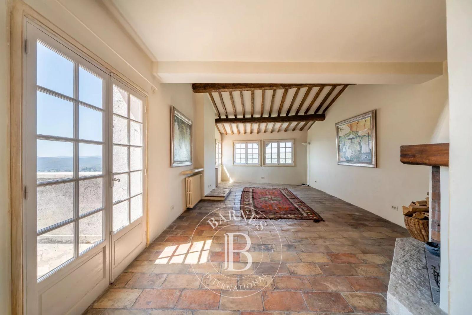 Saint-Paul de Vence – Exceptionnel triplex avec terrasses et vue panoramique mer