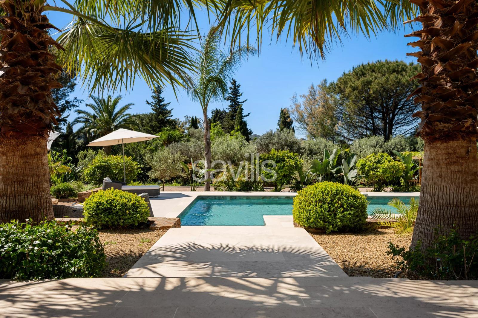 Élégante villa tropézienne à quelques pas des plages