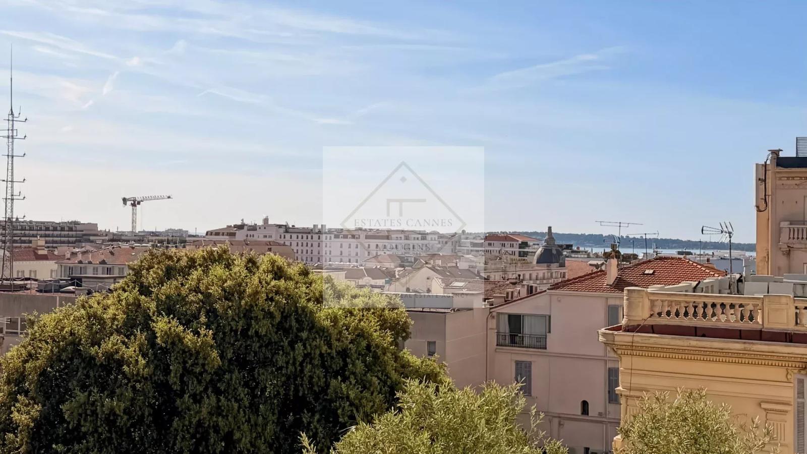Bien rare — Appartement rénové proche du Palais des Festivals