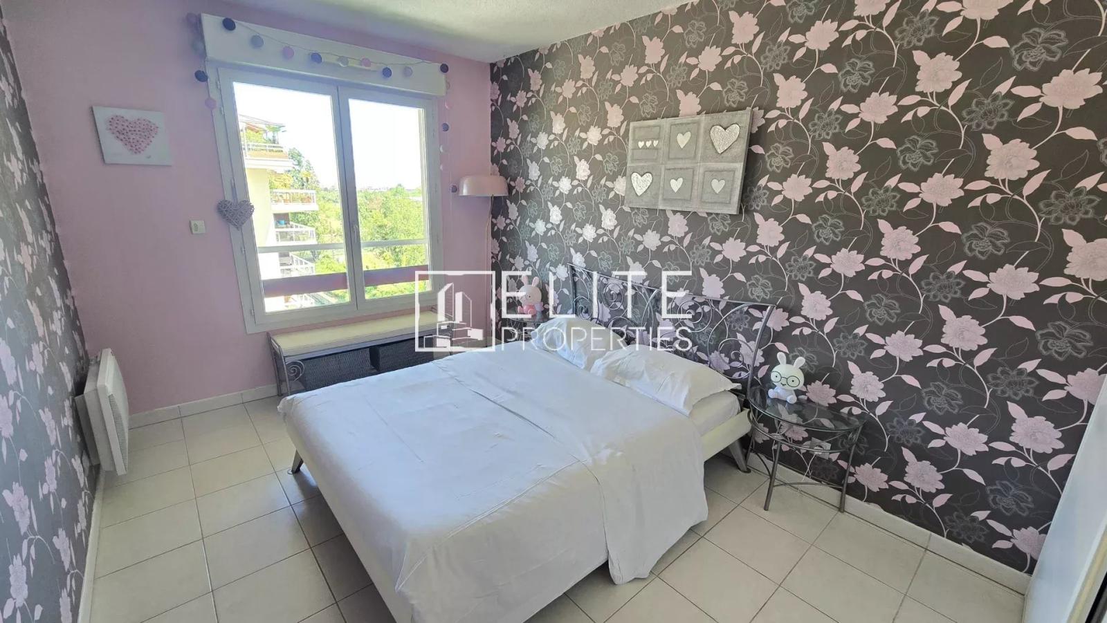 APPARTEMENT 3 PIÈCES DE 70m² + GARAGE, CAVE & PISCINE - MANDELIEU-LA-NAPOULE