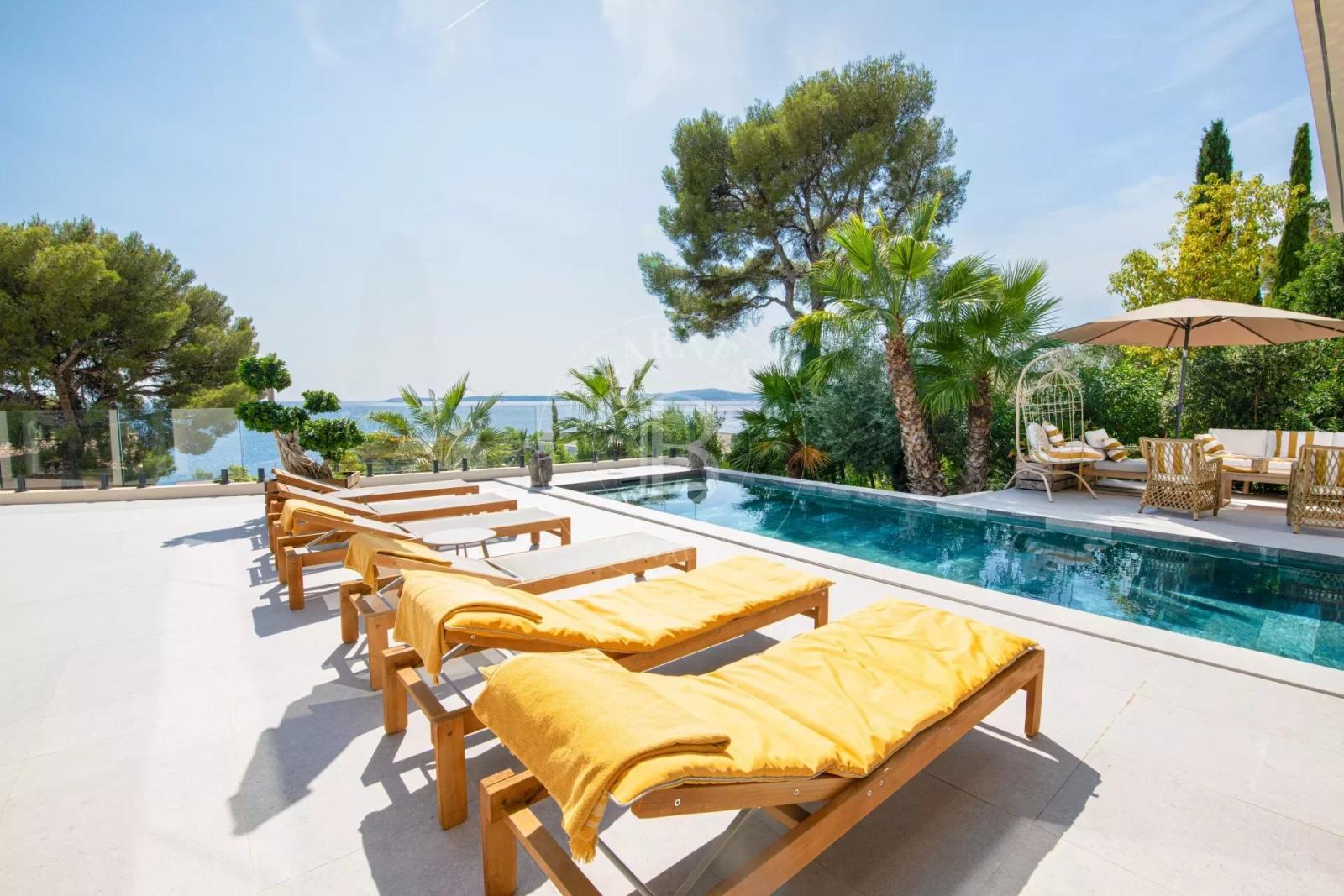 LES ISSAMBRES -  PROPRIÉTÉ  VUE MER PANORAMIQUE - PISCINE