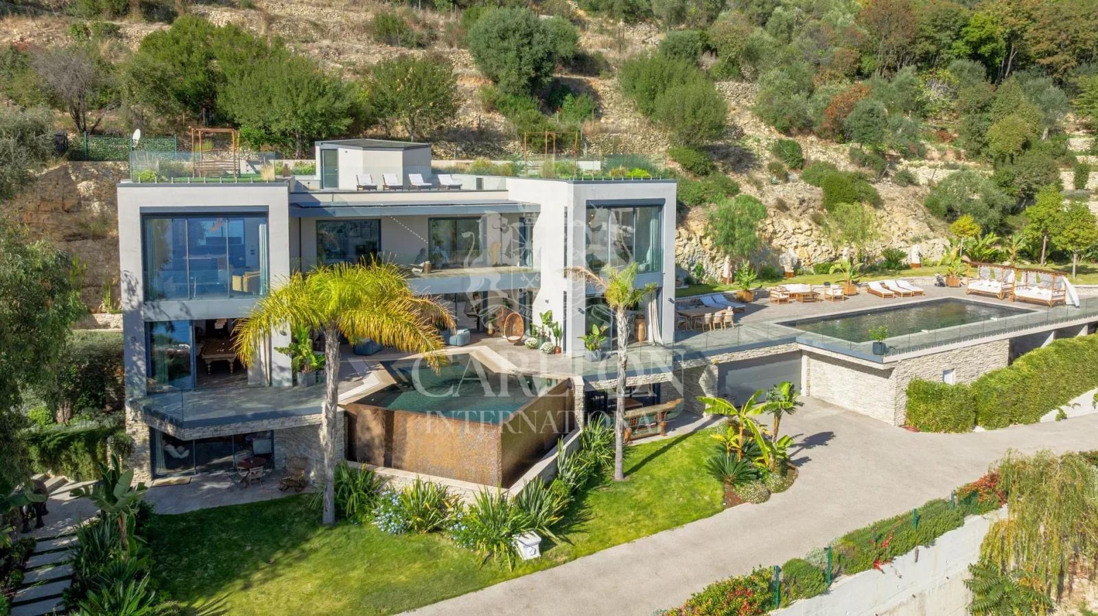 Villa contemporaine d’exception avec vue sur mer et deux piscines – Aux portes de Monaco
