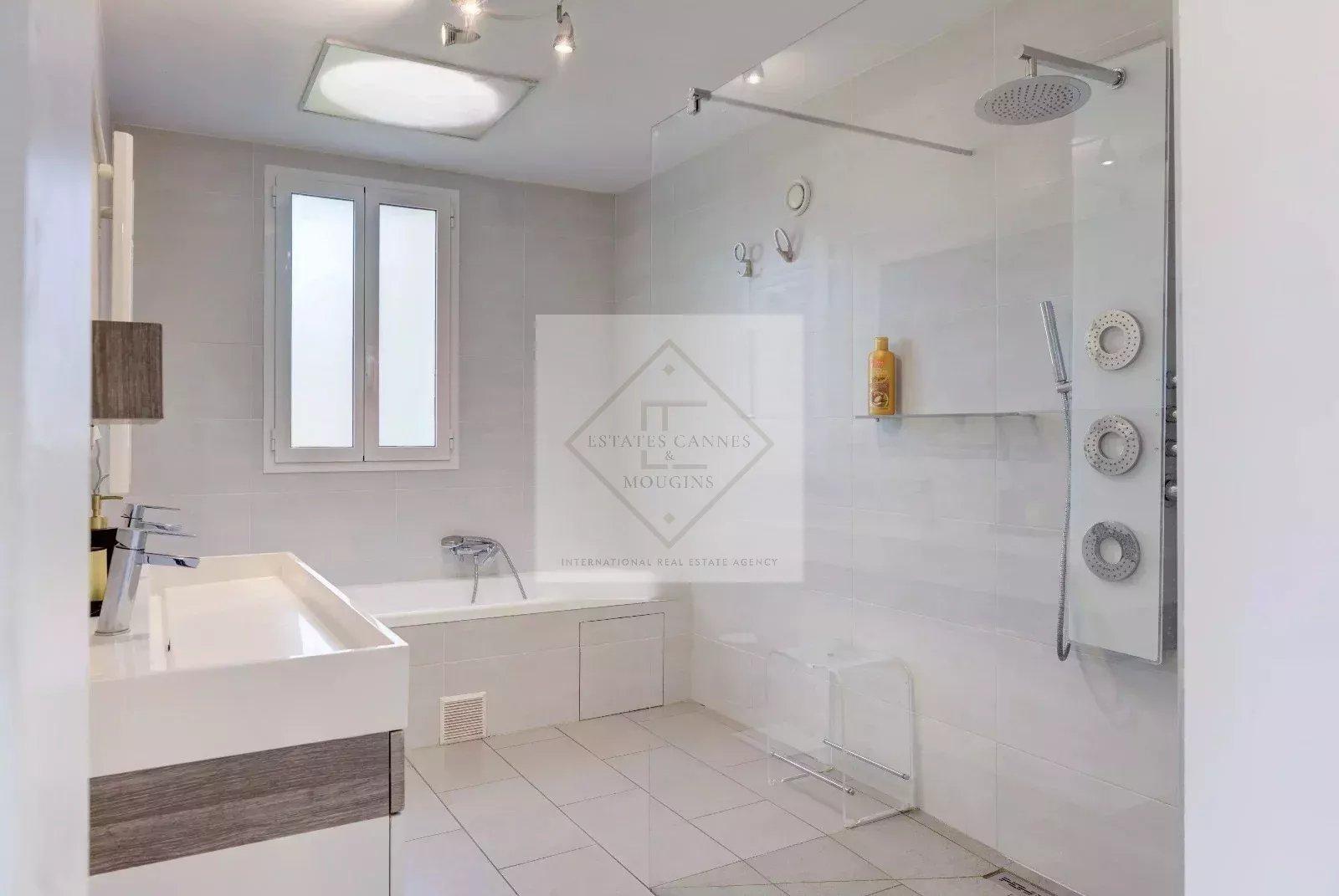 Magnifique villa contemporaine, un bien d'exception