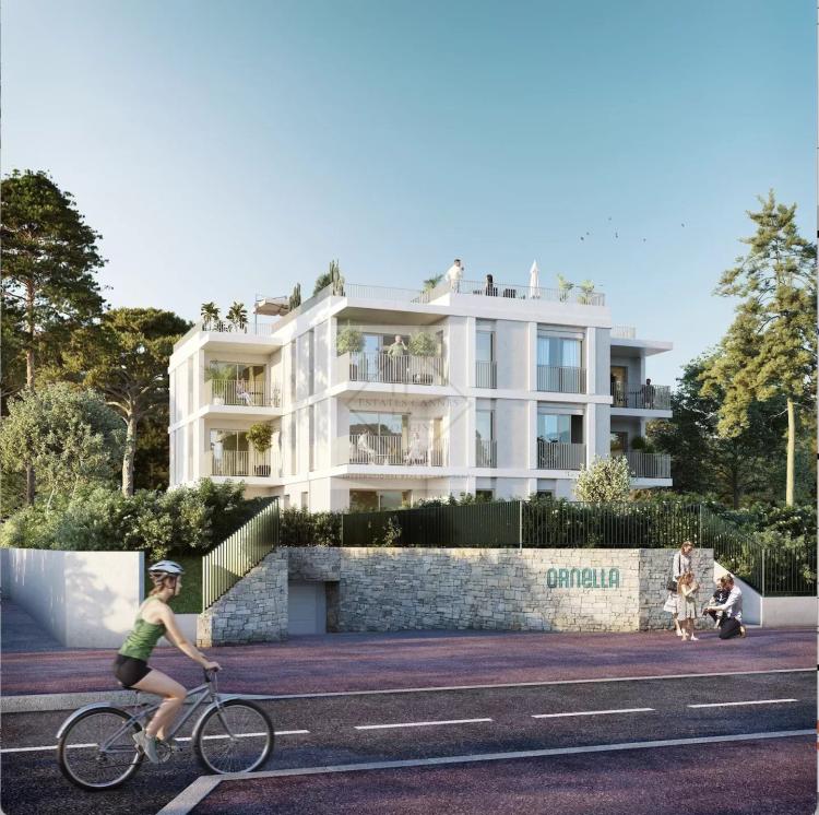 Adresse exclusive – Appartement dernier étage avec rooftop à 100 m de la plage