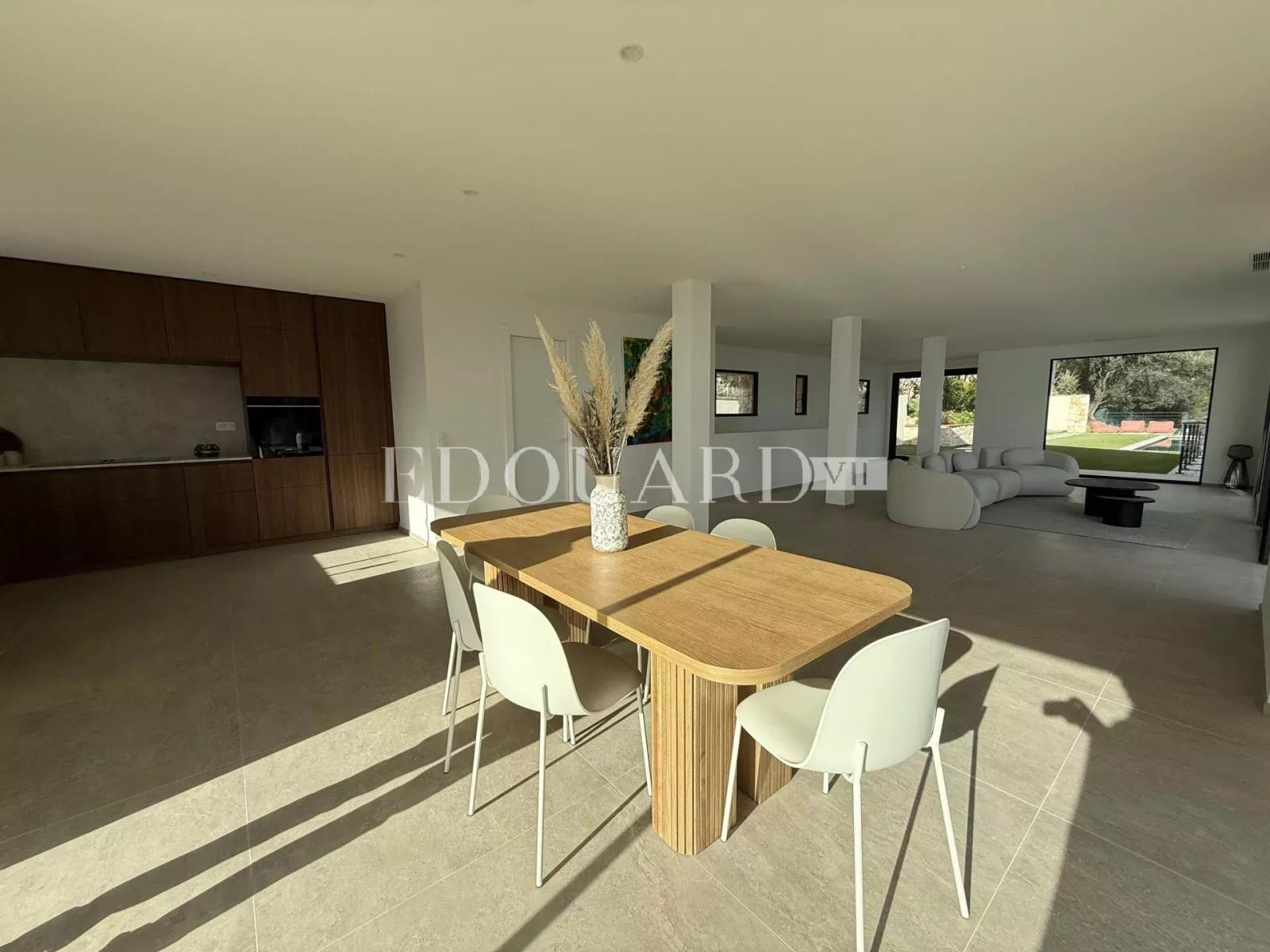 Superbe villa neuve avec piscine chauffée et vue mer exceptionnelle, proche de la Principauté de Monaco