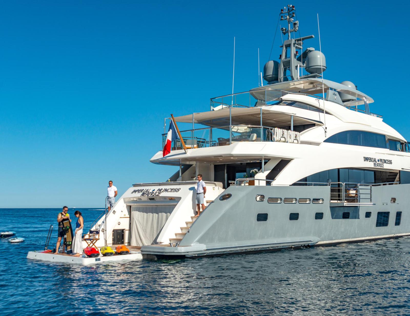 6cef0_75ead_ukoc0_imperial_princess_beatrice_princess_40m_used_yacht_for_sale_superyacht_flybridge_cannes_7.jpg