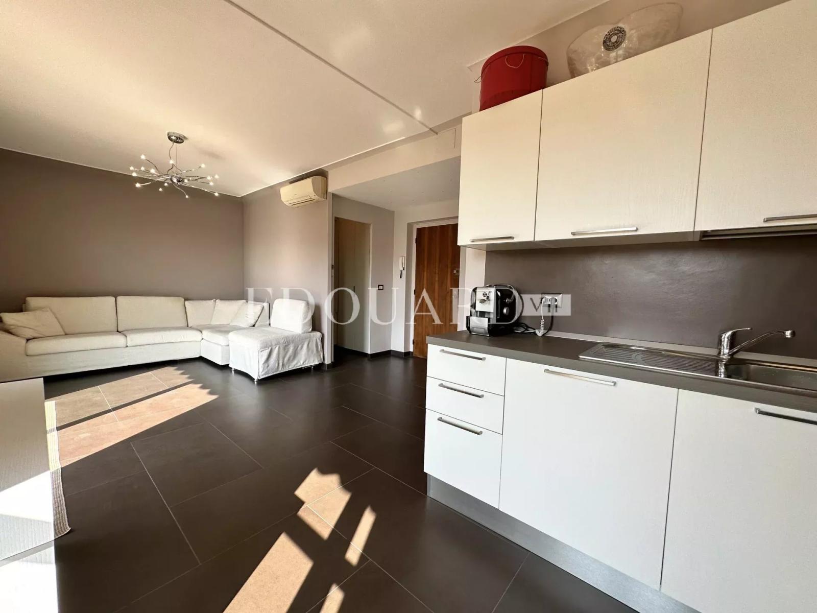 Penthouse avec spectaculaire terrasse, belle vue panoramique jusqu'à la mer, possibilité garage