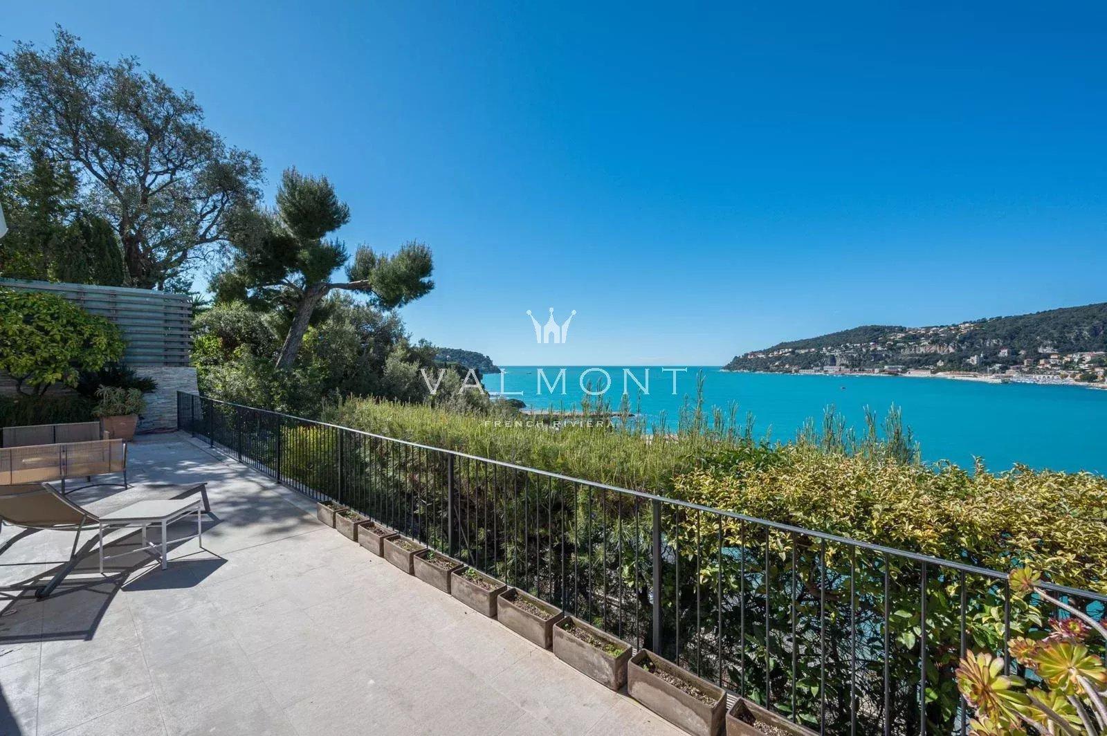 CHARMANTE MAISON EN BORD DE MER AVEC VUE PANORAMIQUE SUR LA MER