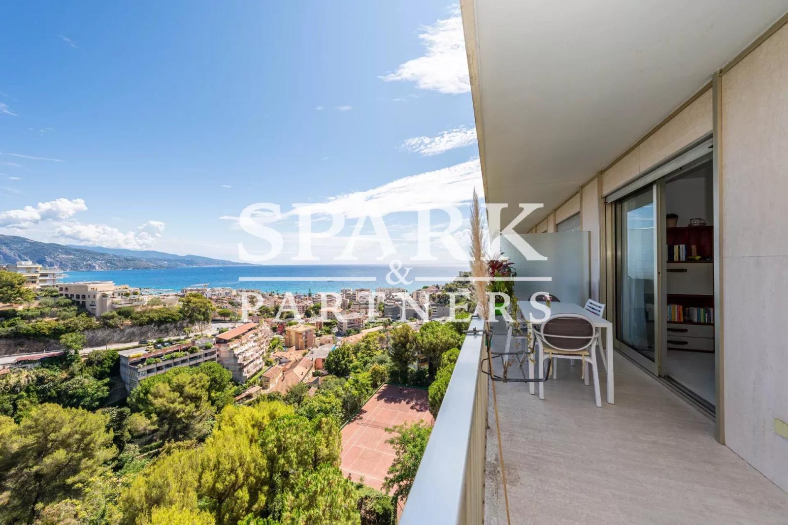 Roquebrune Cap Martin - Bel appartement dernière étage - vue mer