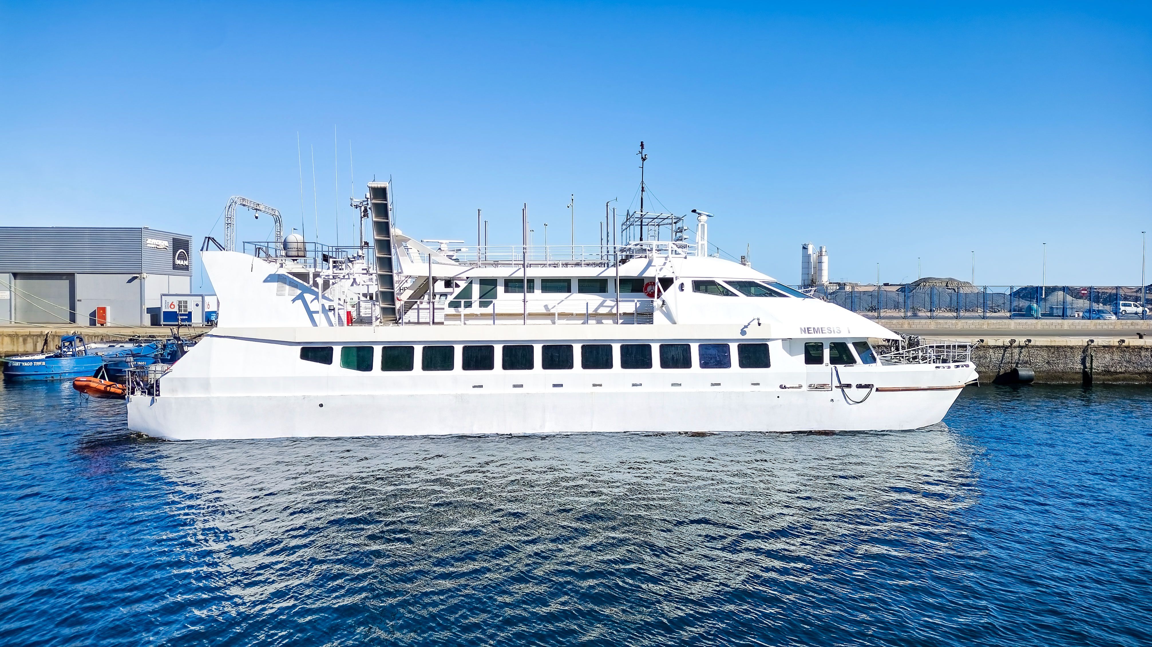 Cantieri navali vittoria Catamaran passager boat club-img1