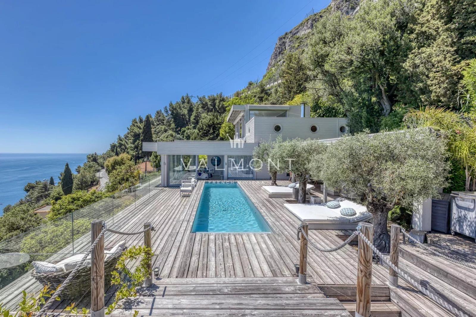 UN JOYAU CONTEMPORAIN À DEUX PAS DE MONACO