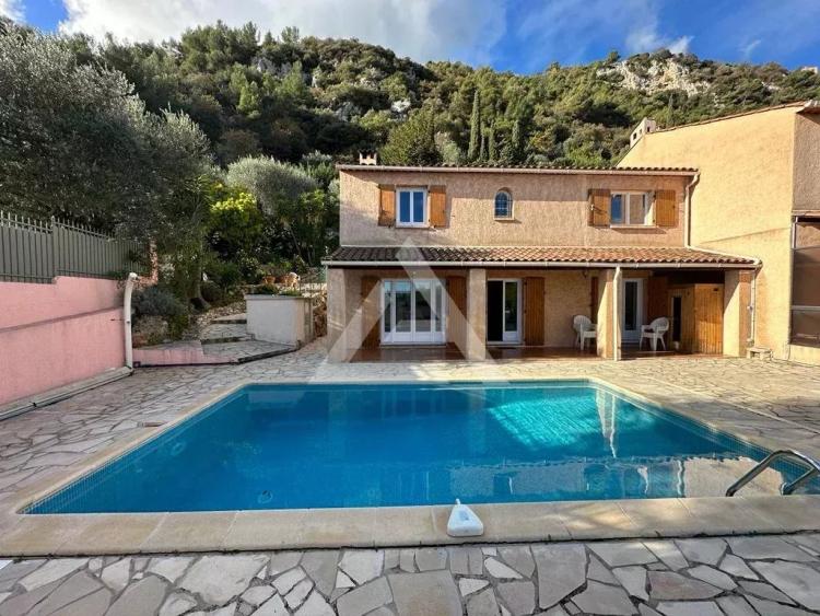 LA TURBIE - VILLA 5 PIECES - PISCINE ET STATIONNEMMENTS
