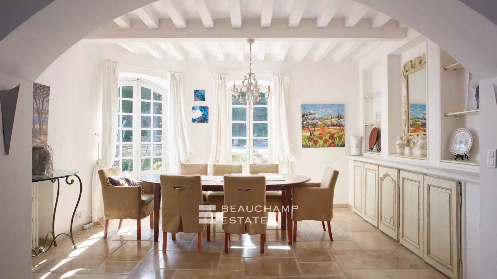 Bastide en pierre avec vue mer panoramique dans un domaine fermé