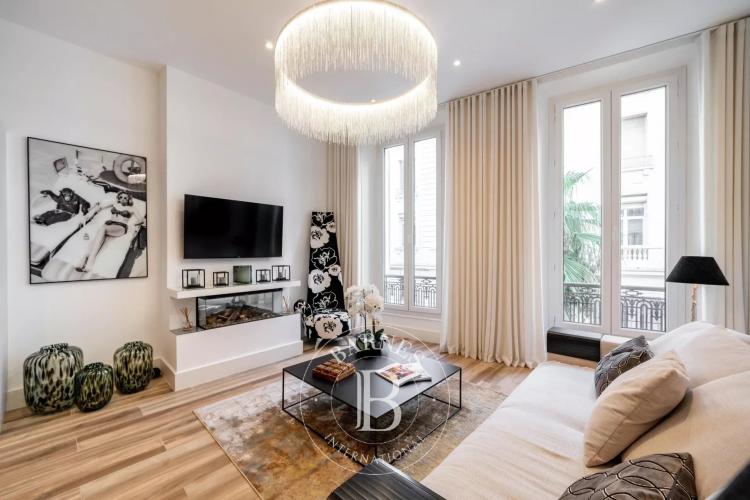 EXCLUSIVITÉ – CANNES BANANE – À 150 M DE LA CROISETTE – APPARTEMENT CONTEMPORAIN – 3 CHAMBRES
