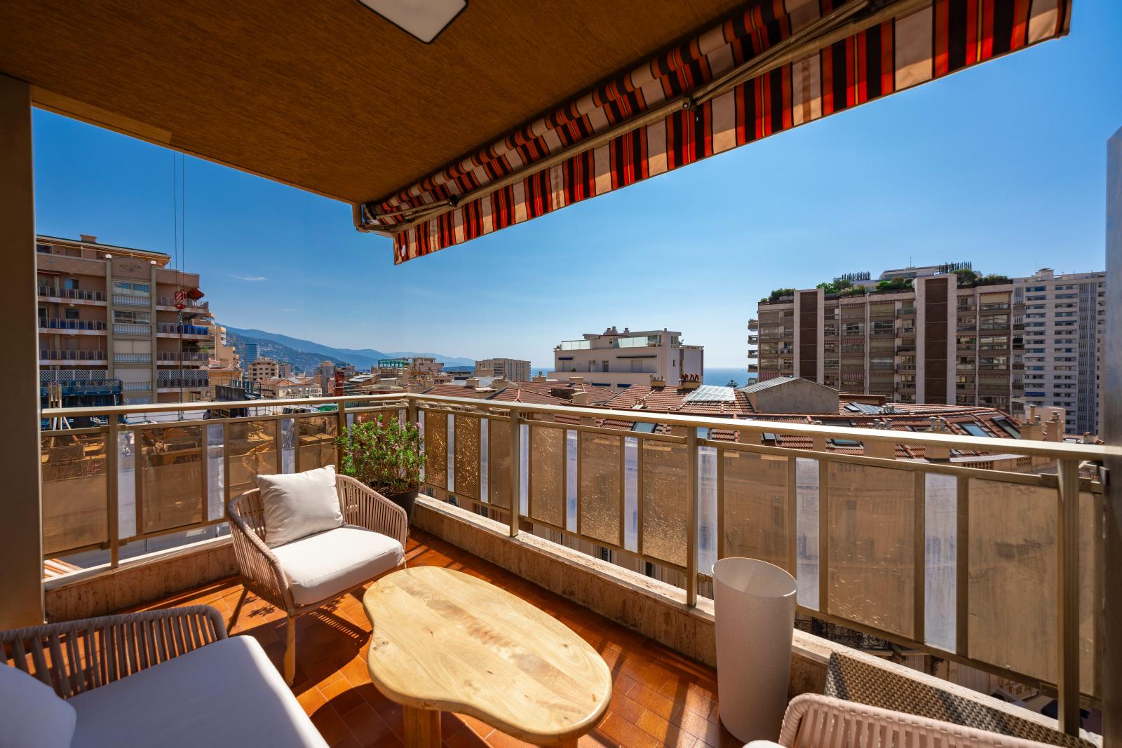 MAGNIFIQUE 3 PIECES RENOVE ET CENTRAL AVEC PARKING