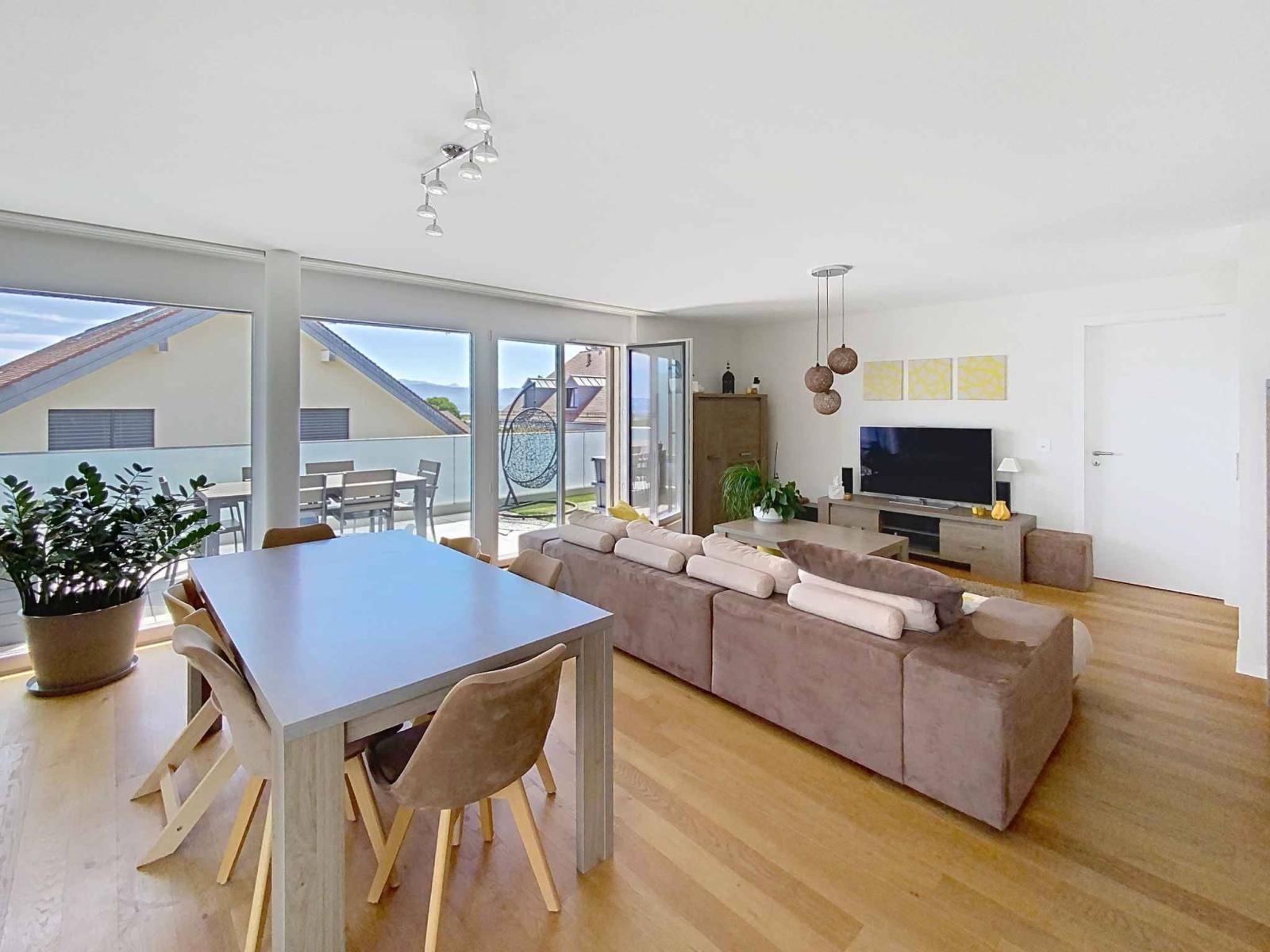YENS – Bel appartement lumineux avec une agréable échappée sur le lac