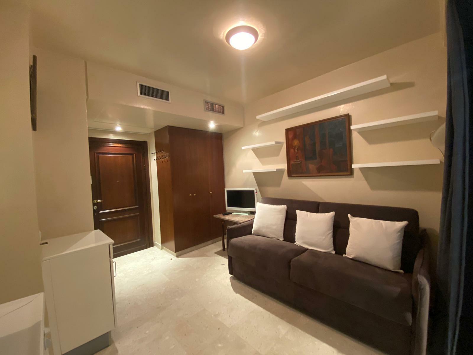 LOCATION - STUDIO - BEVERLY PALACE - MONEGHETTI - MONACO