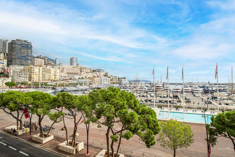 Spacieux 2-Pièces en première ligne du Port Hercule