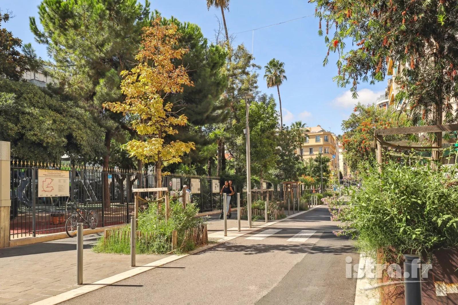 Nice quartier Saint-Etienne : Vaste 3 Pièces avec balcons