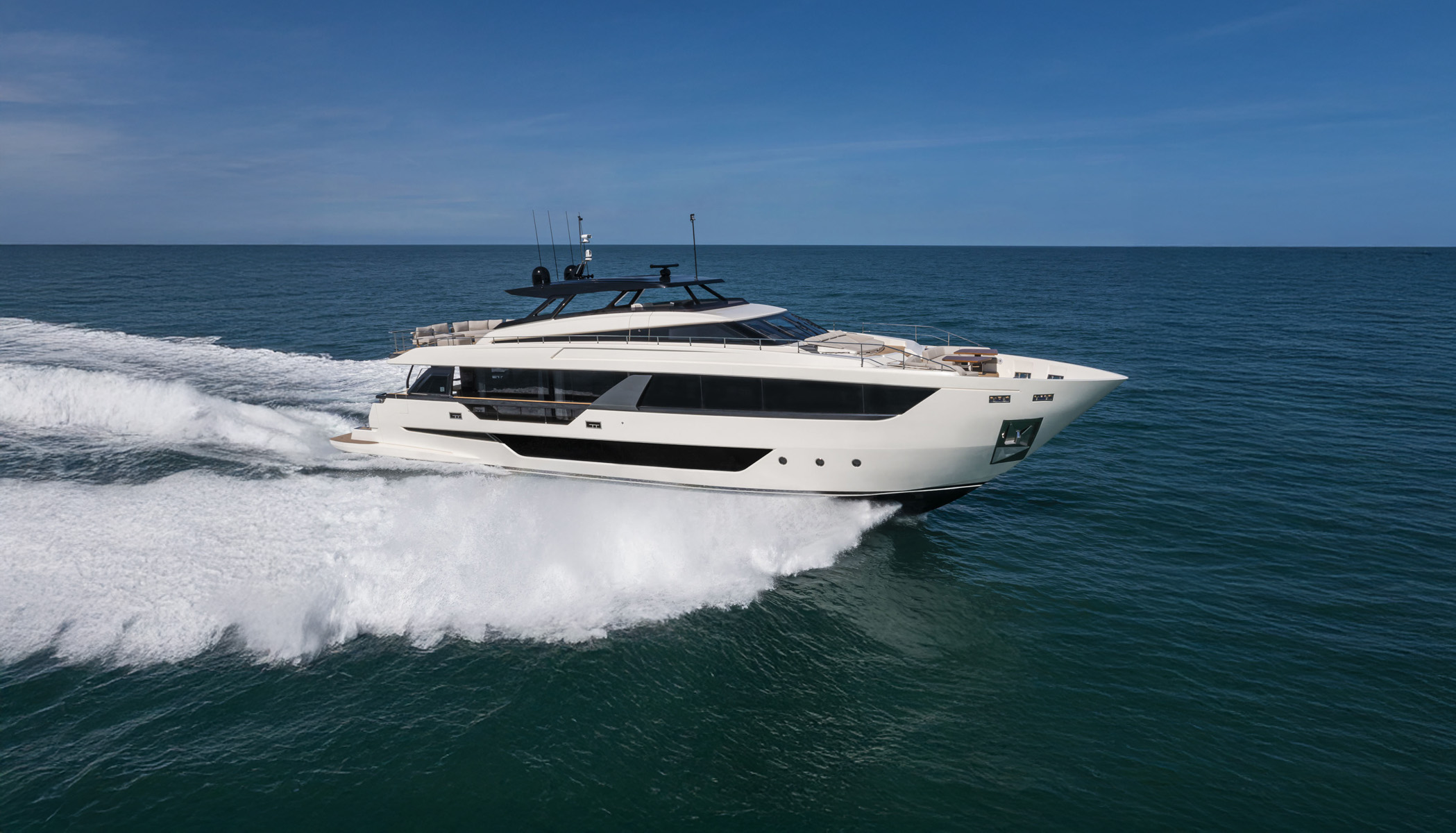 Ferretti yachts 1000-img1