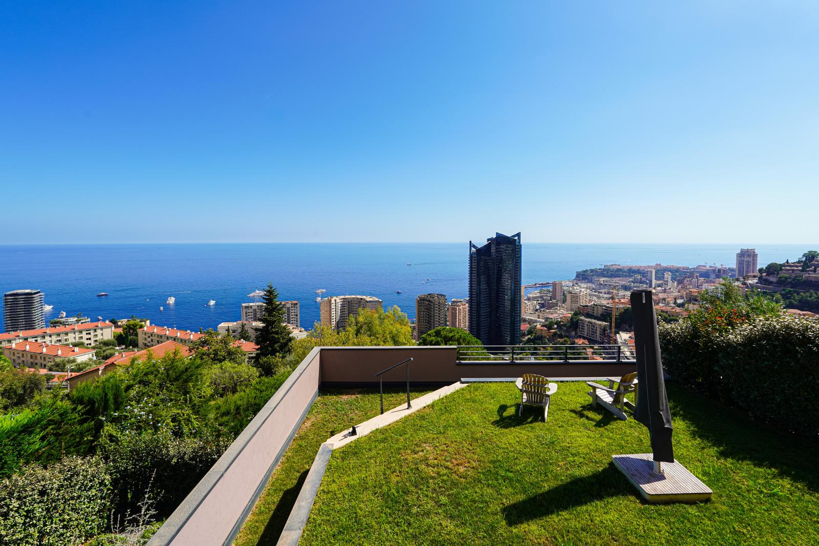 BEAUSOLEIL - APPARTEMENT 4 PIÈCES - VUE MER PANORAMIQUE