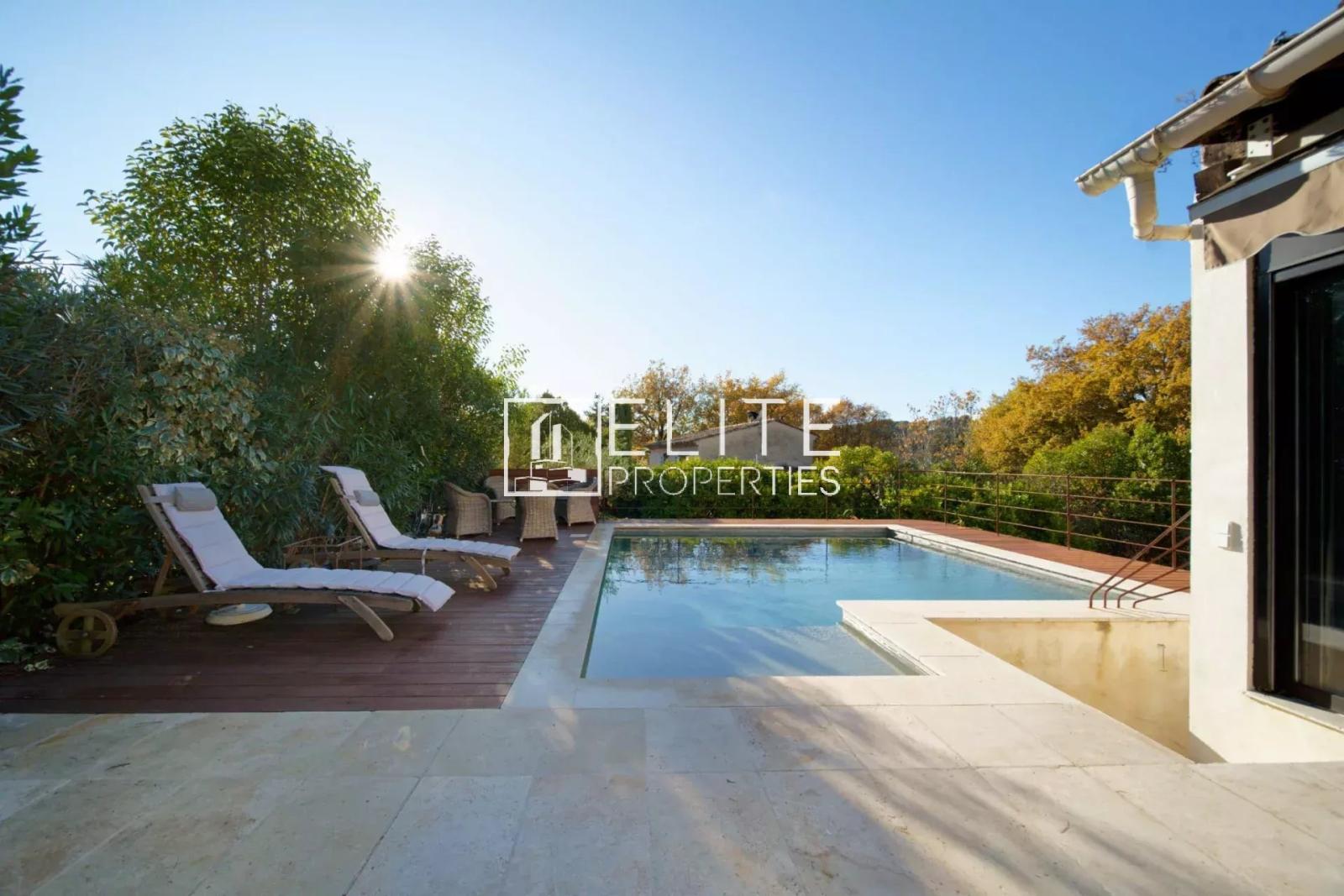 VILLA 8 PIÈCES DE 200 m² + PISCINE MOUANS-SARTOUX