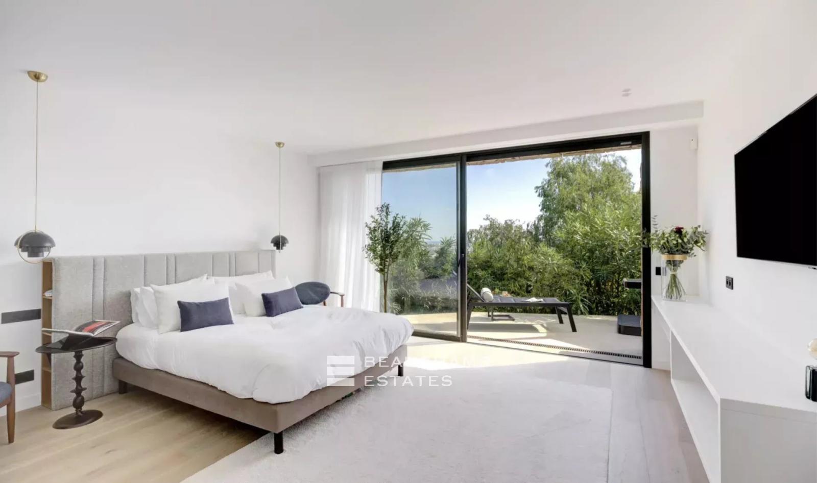 Villa contemporaine 5 chambres avec vue mer et pisicine - Golf Juan