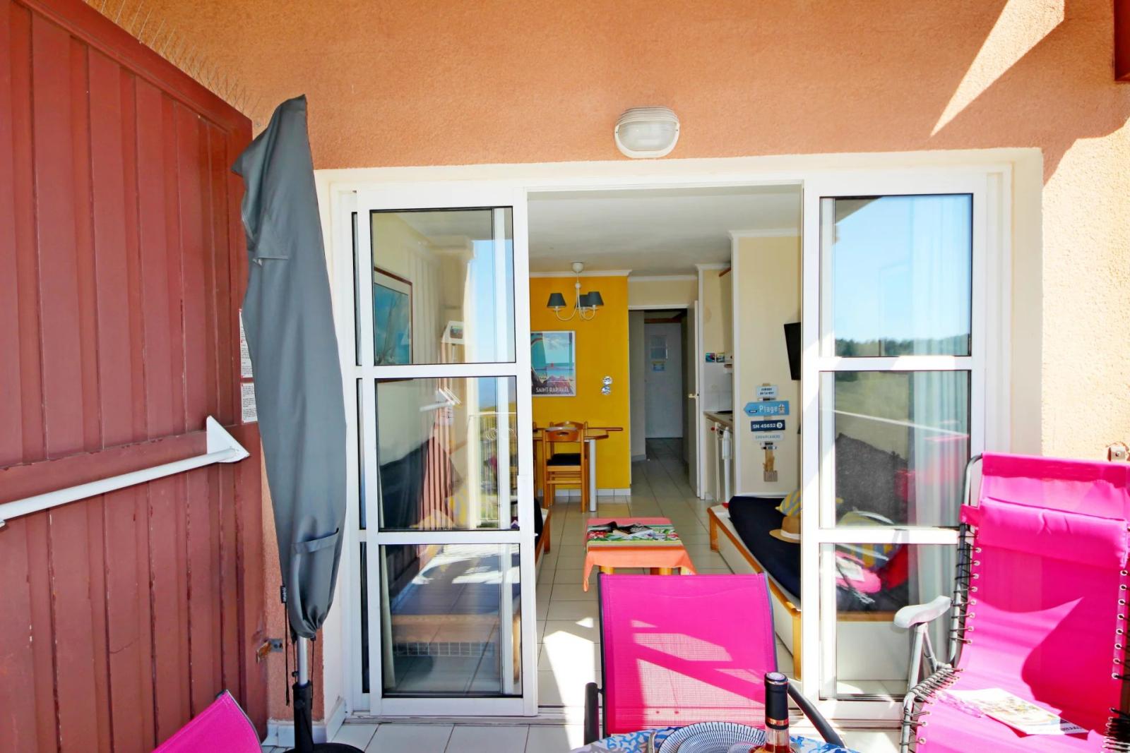AGAY CAP ESTEREL LE HAMEAU SUPERBE 2 PIECES DERNIER ETAGE TERRASSE D'ANGLE