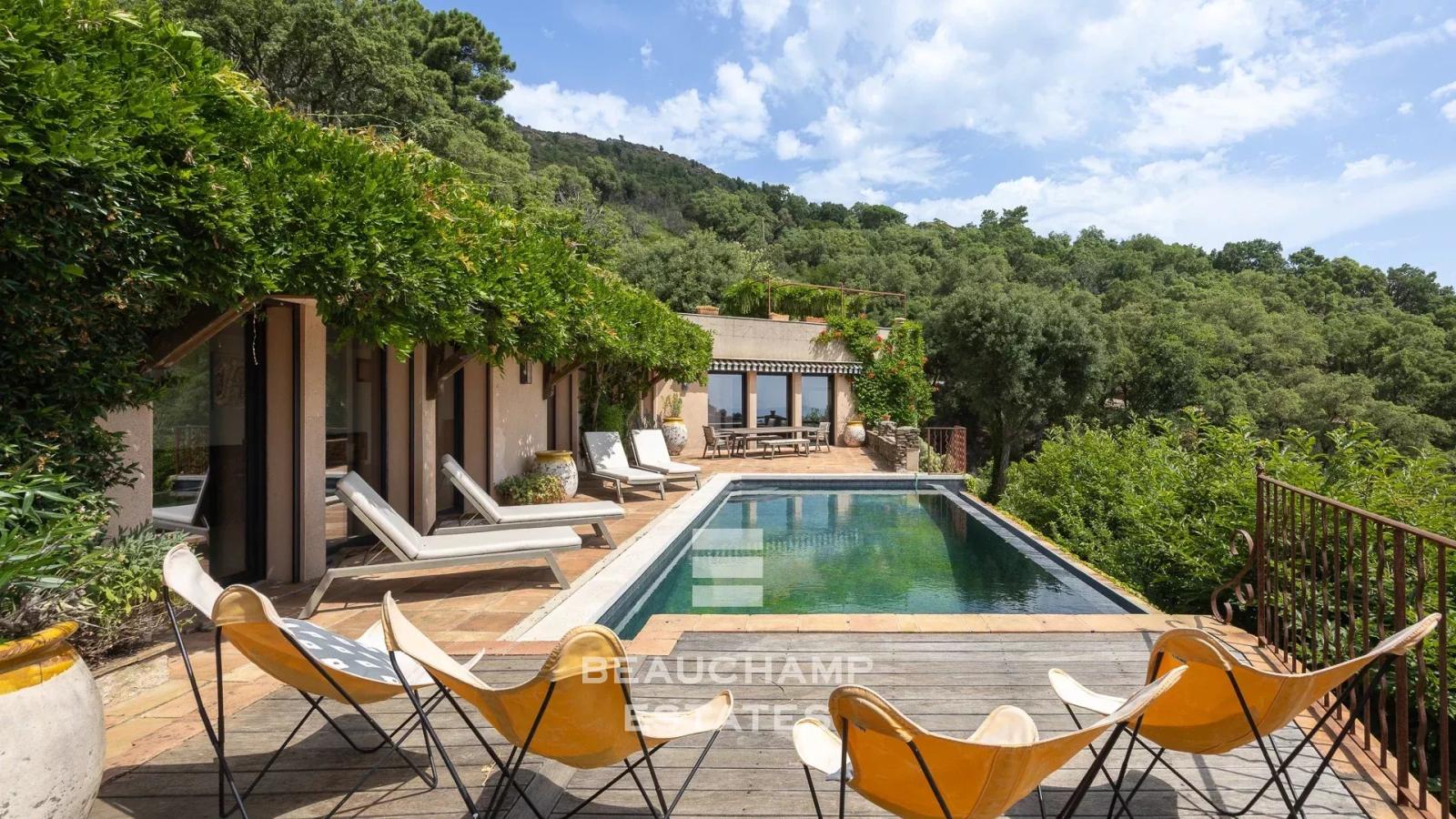 Villa de charme avec piscine et vue