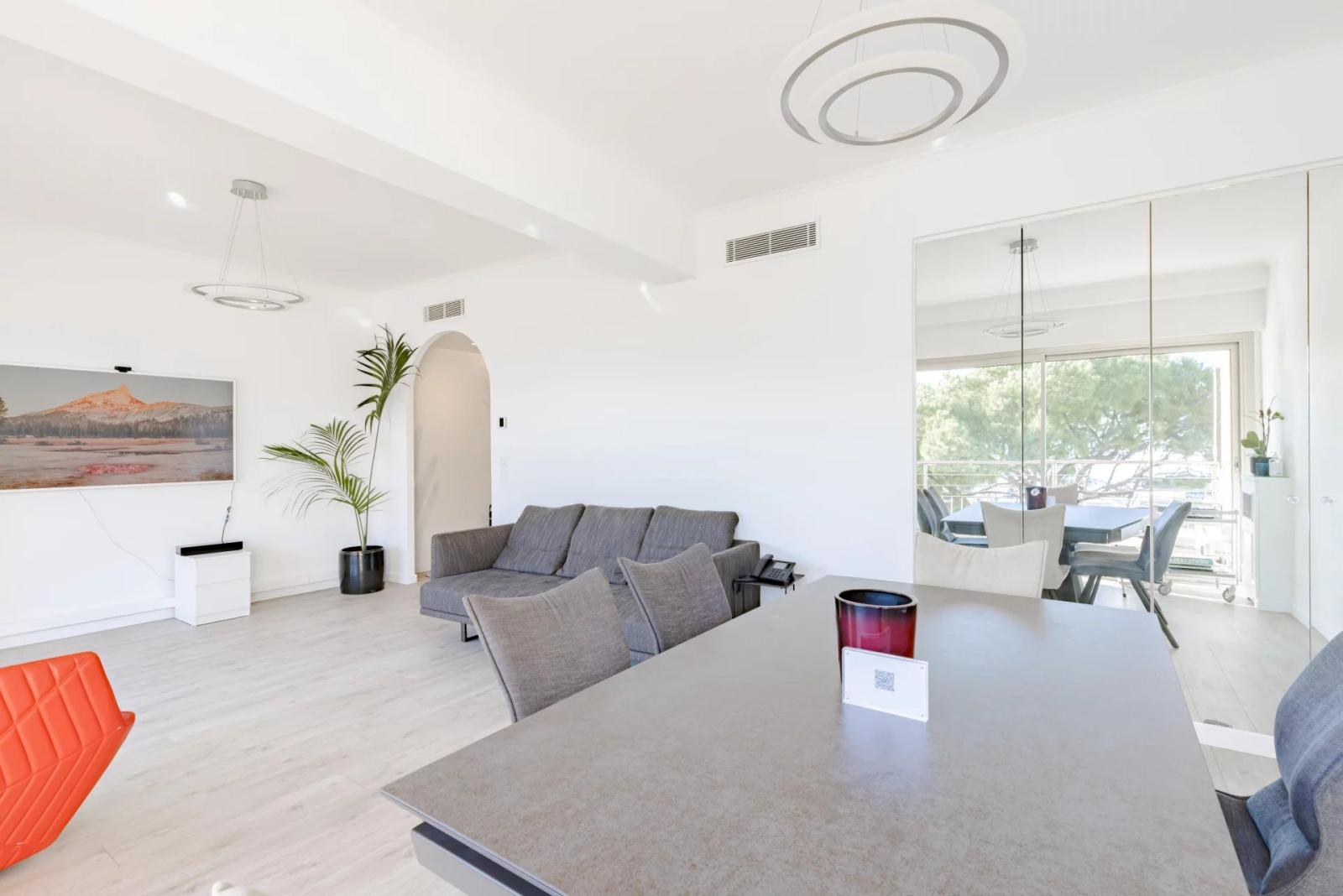 Appartement 3 pièces avec vue port et Grand Prix