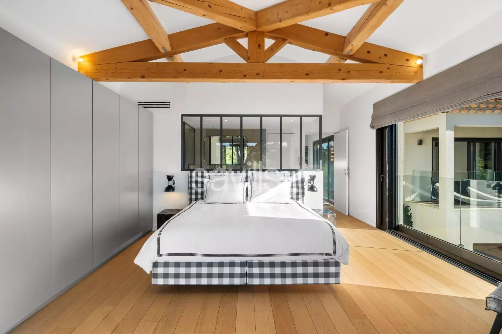 Villa contemporaine dans un secteur prisé proche plages