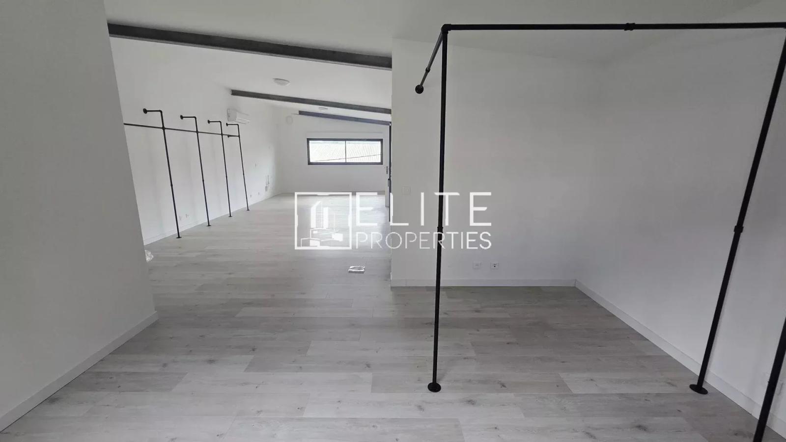 LOCAL COMMERCIAL DE 83m² + PARKINGS MOUGINS