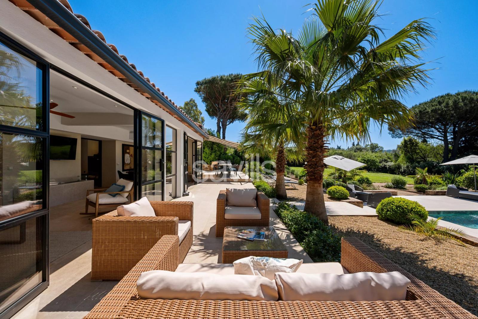 Élégante villa tropézienne à quelques pas des plages