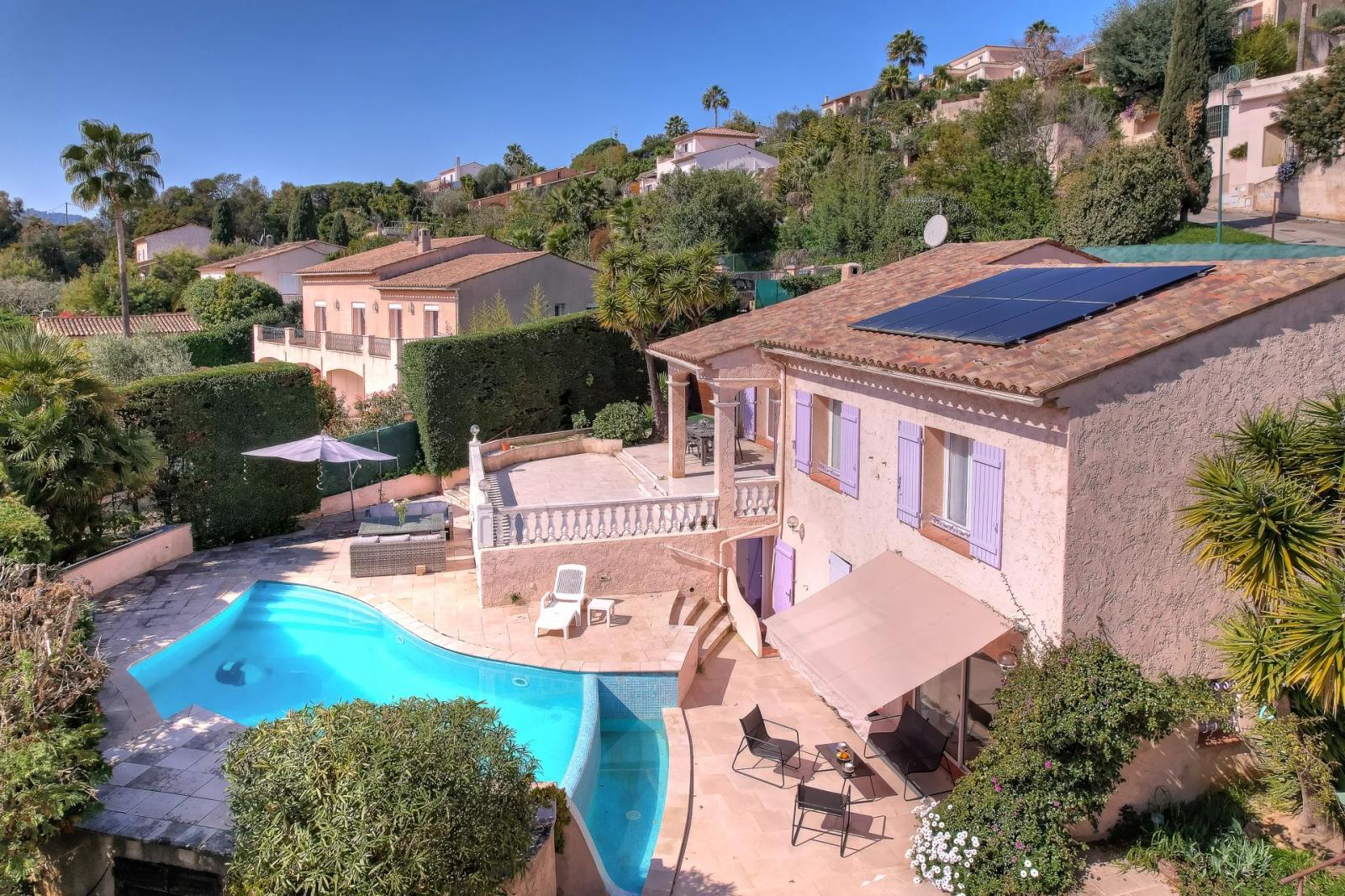 LA ROQUETTE-SUR-SIAGNE – Havre de Paix Provençal avec Piscine & Prestations d'Exception