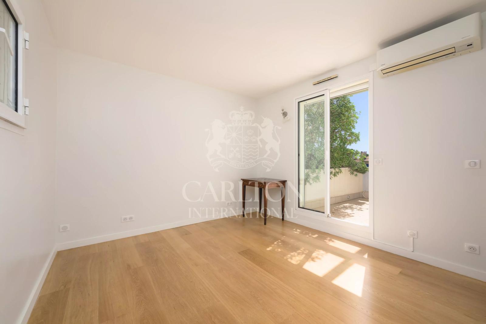 Appartement-Villa Duplex avec vue panoramique sur la mer entre Nice et Villefranche-sur-mer