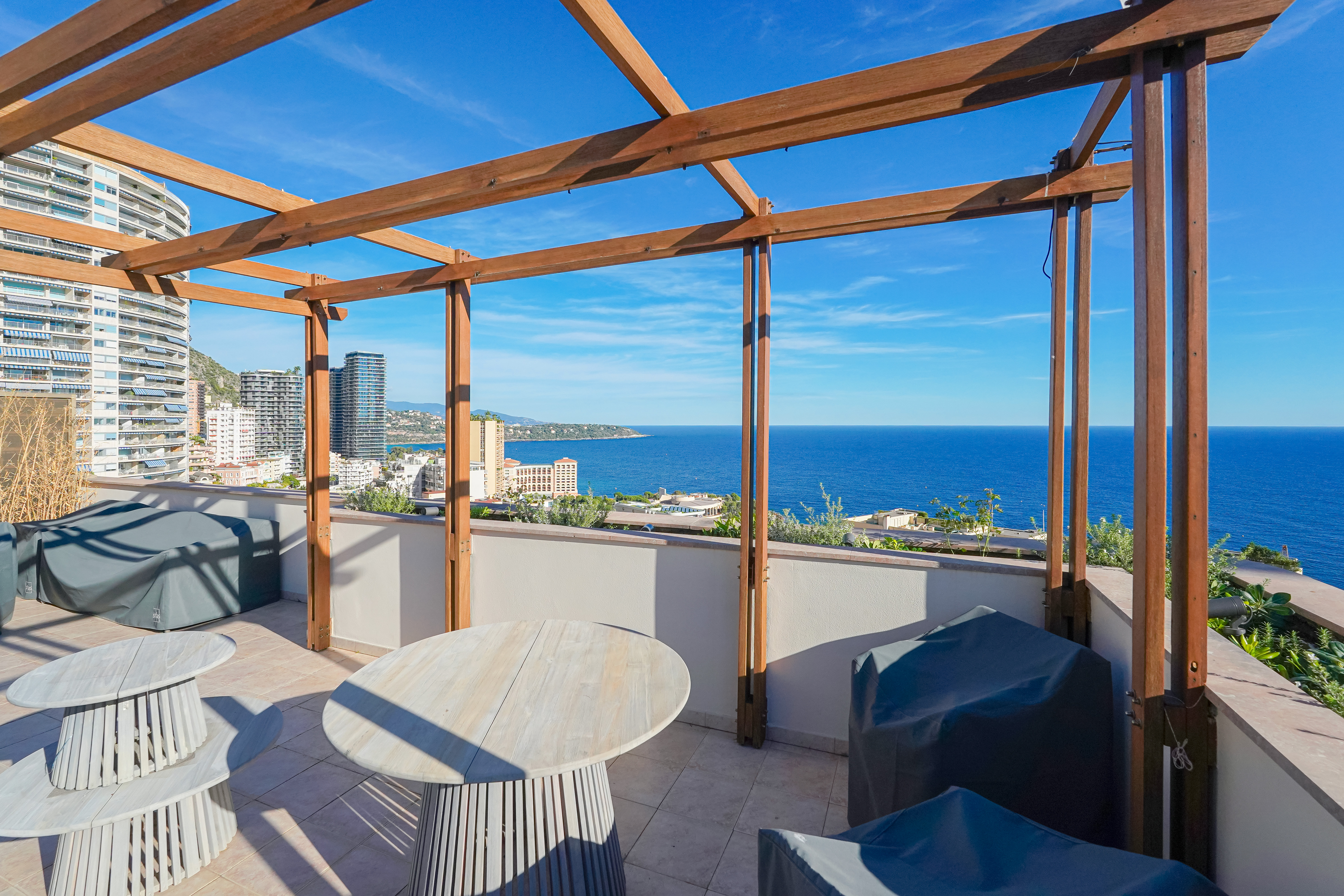 72d36_vue-roof-penthouse-barnes-monaco-1762249841.jpg
