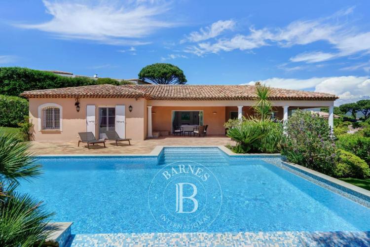SAINTE-MAXIME - VILLA PROVENÇALE DE PLAIN-PIED - VUE MER - DOMAINE PRIVÉ