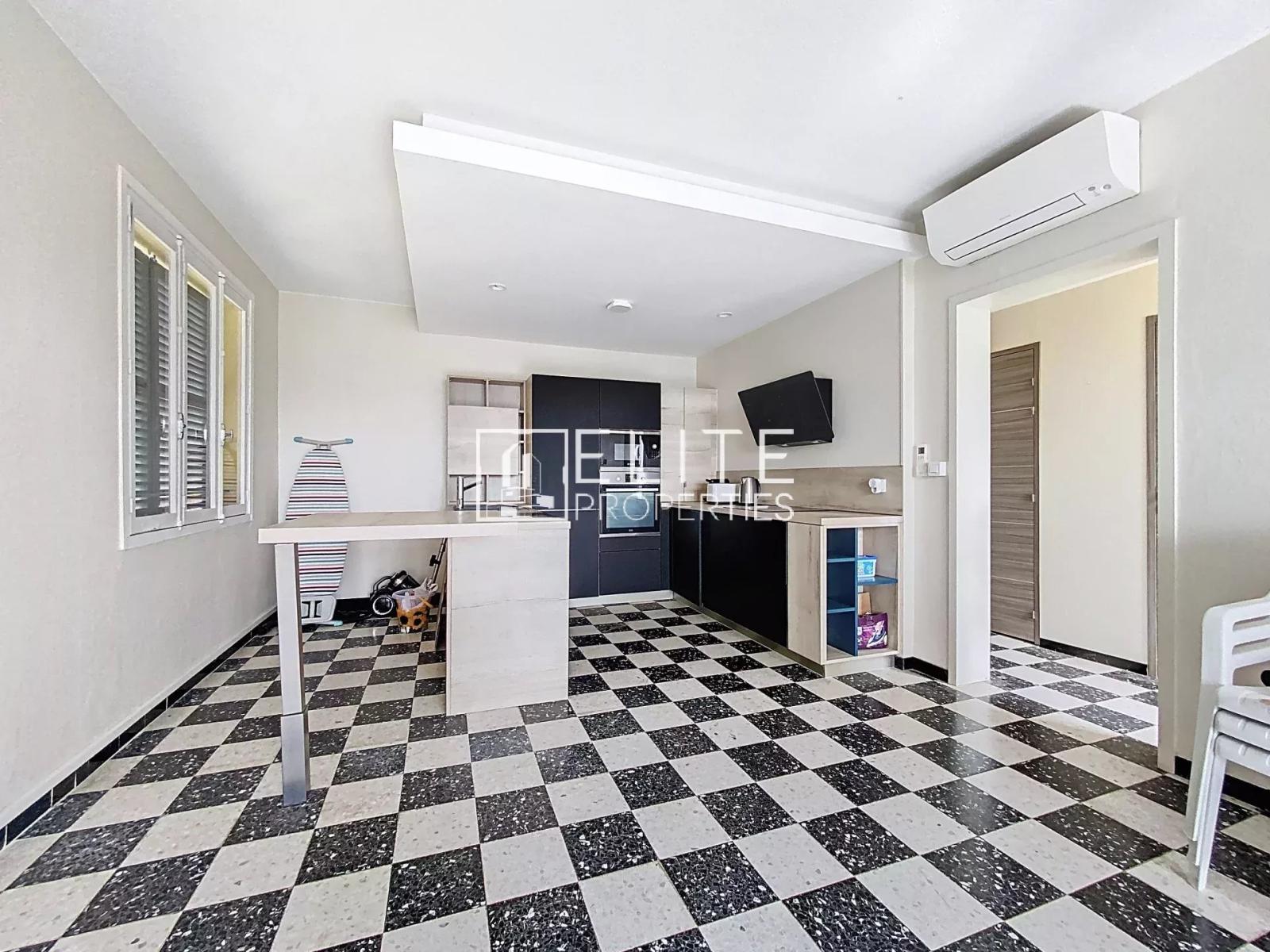 Appartement  3 PIECES 81m2 - GRASSE