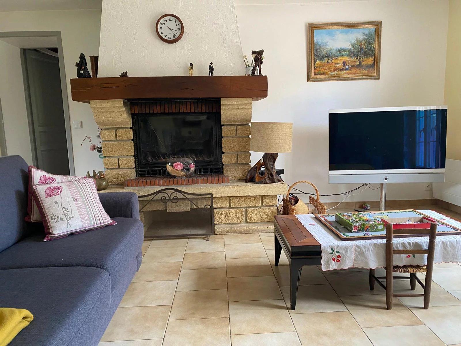 FLAYOSC - villa 3 chambres de plain-pied sur 1446 m² avec piscine