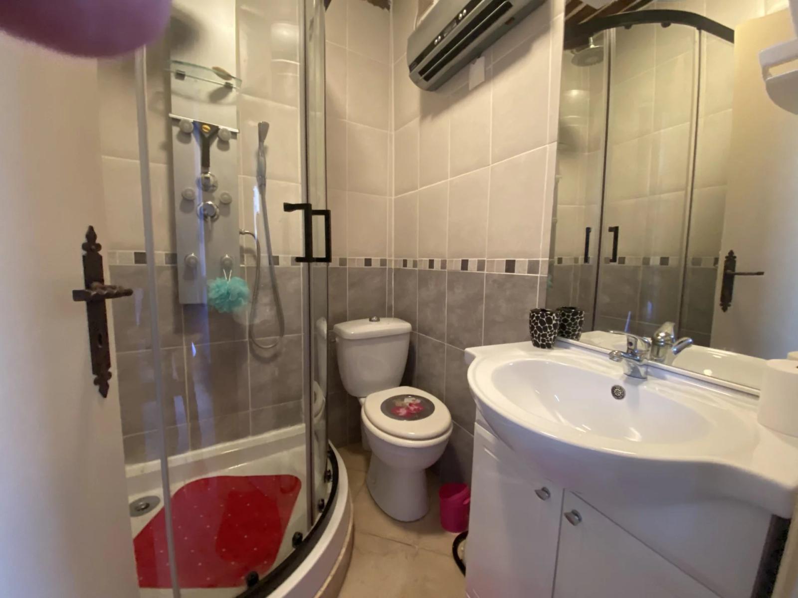 AMPUS CHARMANTE MAISON DE VILLAGE 2/3 PIECES