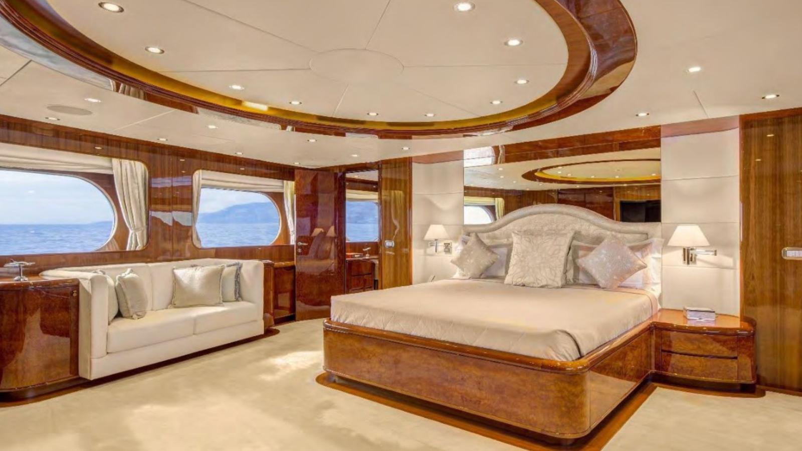 7538b_yvlwl_yacht_for_sale_2_.jpg
